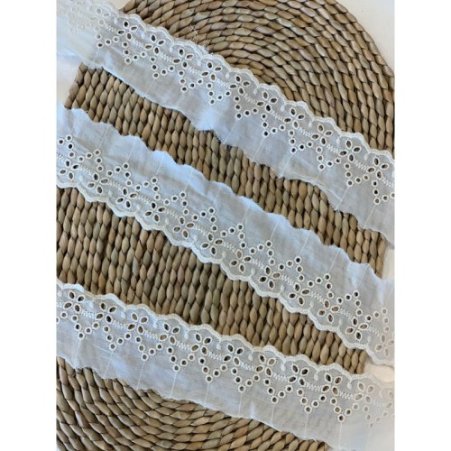 Haft na batyście - FGL- 23 - naturalny - 6cm