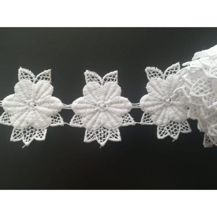 Gipiura aplikacja kwiat - m594 - biała, matowa - 5,5cm