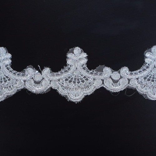 Koronka francuska - 80501 - biało - srebrna, 5,5cm