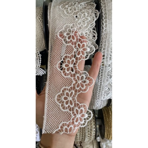 Gipiura - GMB405 - biała śmietankowa - 8 cm