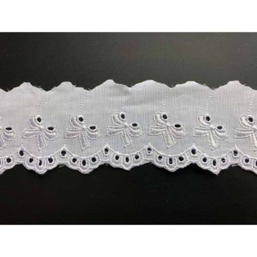 Haft na batyście - 2073 - biały - 5cm