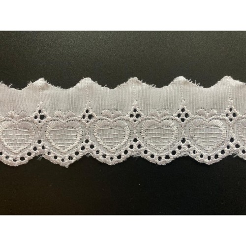 Haft na batyście - 115 - biały - 4cm