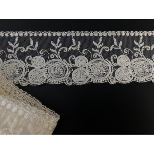 Koronka na tiulu - B0220 - kremowa - 7cm