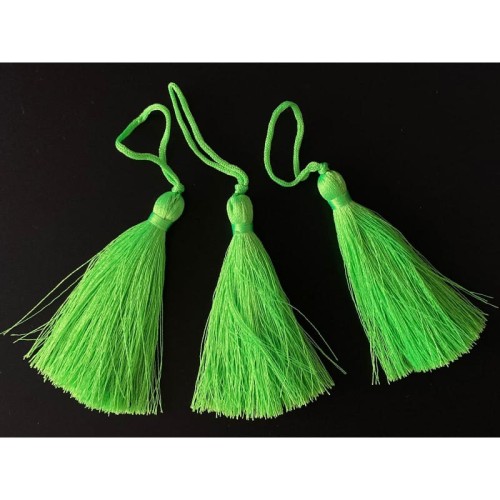 Chwost z zawieszką - neonowy zielony N32 - 7 cm
