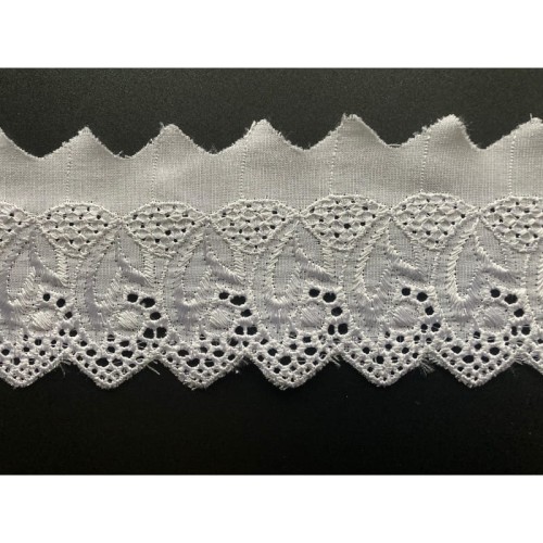 Haft na batyście - 401 - biały - 6,5cm