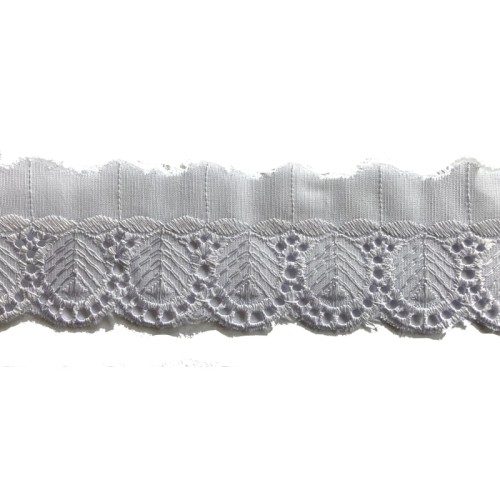 Haft na batyście - 0448 - biały - 4cm