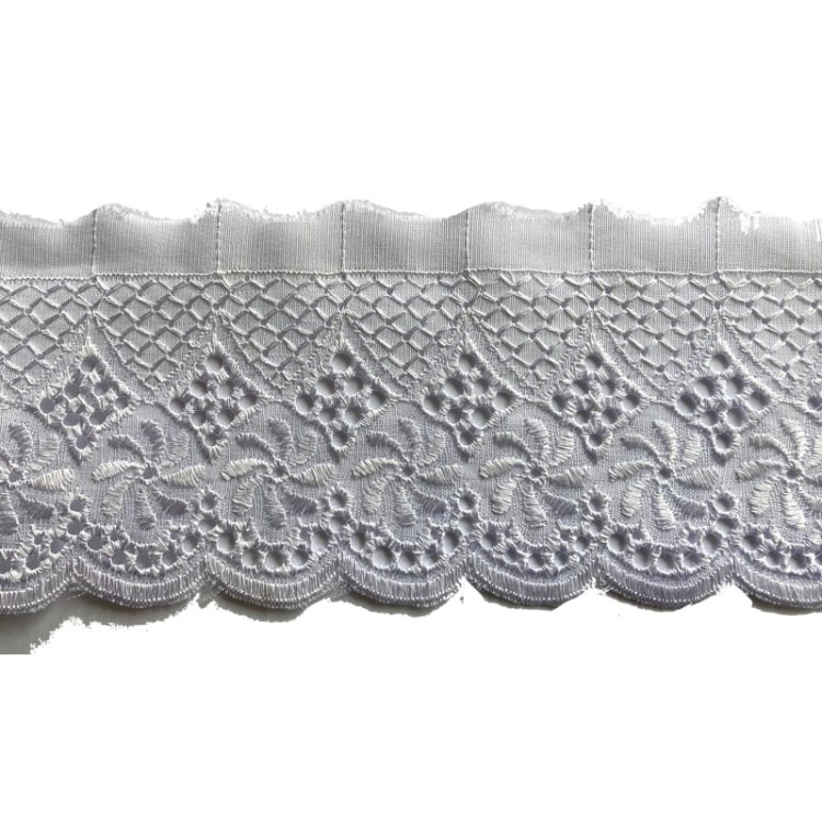 Haft na batyście - 1045, biały - 7,5cm